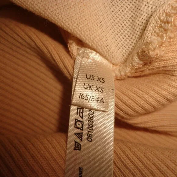 NWOT fp movement Boxy Cropped Top XS Raglan Long Sleeves Geo Design Natural Mult - Picture 13 of 13